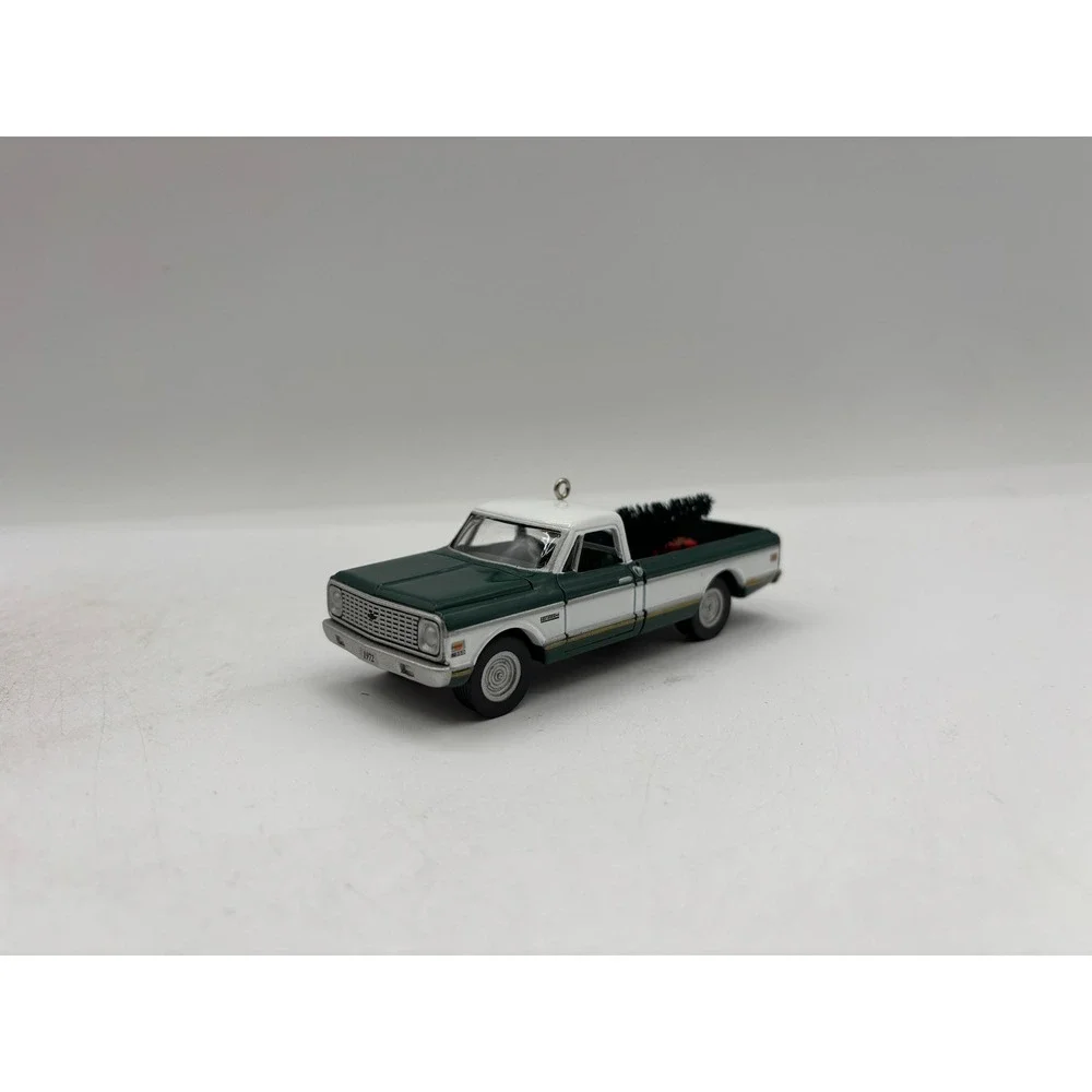 Hallmark Keepsake Ornament 2003 1972 Chevrolet Cheyenne Super 9th in Series